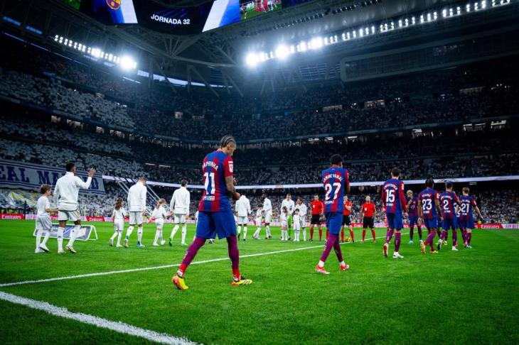 ريال مدريد يهنئ برشلونة بذكرى تأسيسه