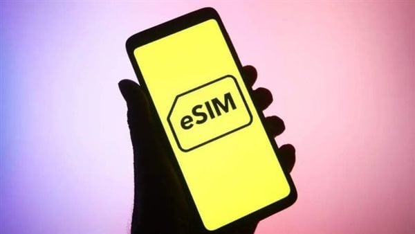 شركات الاتصالات تضع اللمسات الأخيرة قبل طرح شريحة eSIM الجديدة