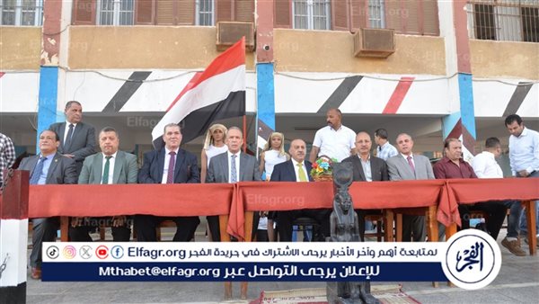 محافظ أسيوط يشارك طلاب ناصر الثانوية العسكرية فعاليات الإذاعة الموحدة احتفالًا بافتتاح المتحف المصري