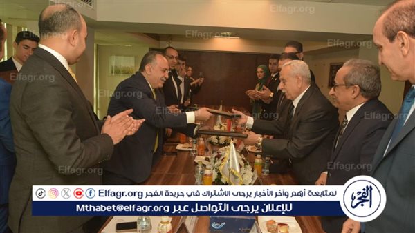 محافظ أسيوط يوقع بروتوكول تعاون مع المحكمة العربية للتحكيم لتعزيز الوعي الوطني وتدريب الشباب