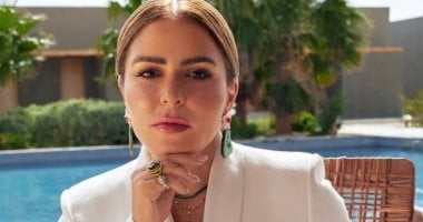 حبس مها الصغير شهر بتهمة سرقة لوحات لفنانين أوروبيين وتغريمها 10 آلاف جنيه