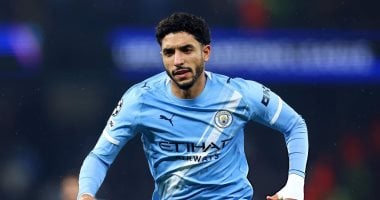 مانشستر سيتي يتمسك بـ عمر مرموش ويرفض عروض رحيله فى يناير