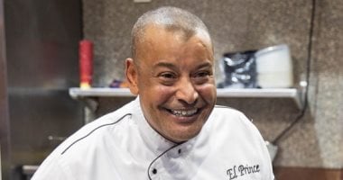 النيابة تبدأ التحقيق فى واقعة حرق شقيق ناصر البرنس لنفسه أمام مطعم الشيخ زايد