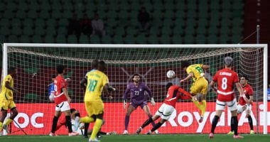 منتخب مصر يهدر كل الفرص ويتأخر 1 – 0 أمام زيمبابوى فى الشوط الأول.. صور