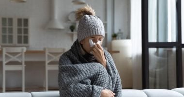 هل هى إنفلونزا شديدة أم نزلة برد؟.. تعرف على أهم الأعراض