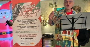 بريطانى يدخل موسوعة جينيس بغنائه أغانى الكريسماس لـ 42 ساعة متواصلة