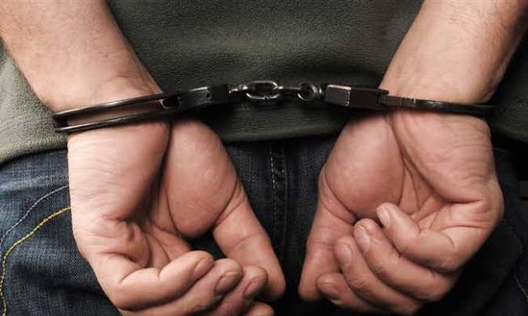 حبس شاب 4 أيام بتهمة قتل صديقه طعنًا بسبب خلاف على ثمن هاتف محمول بالبحيرة