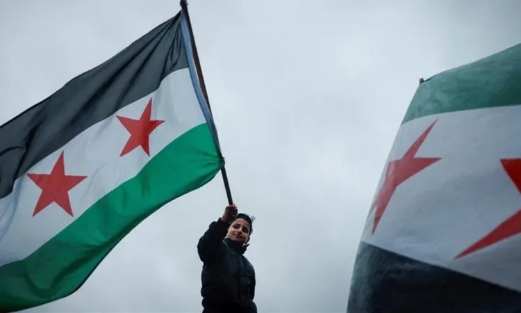 بعد عام من سقوط الأسد .. القبيلة تصعد مجددا على ساحة العمل السياسي في سوريا ( تحليل سياسي )