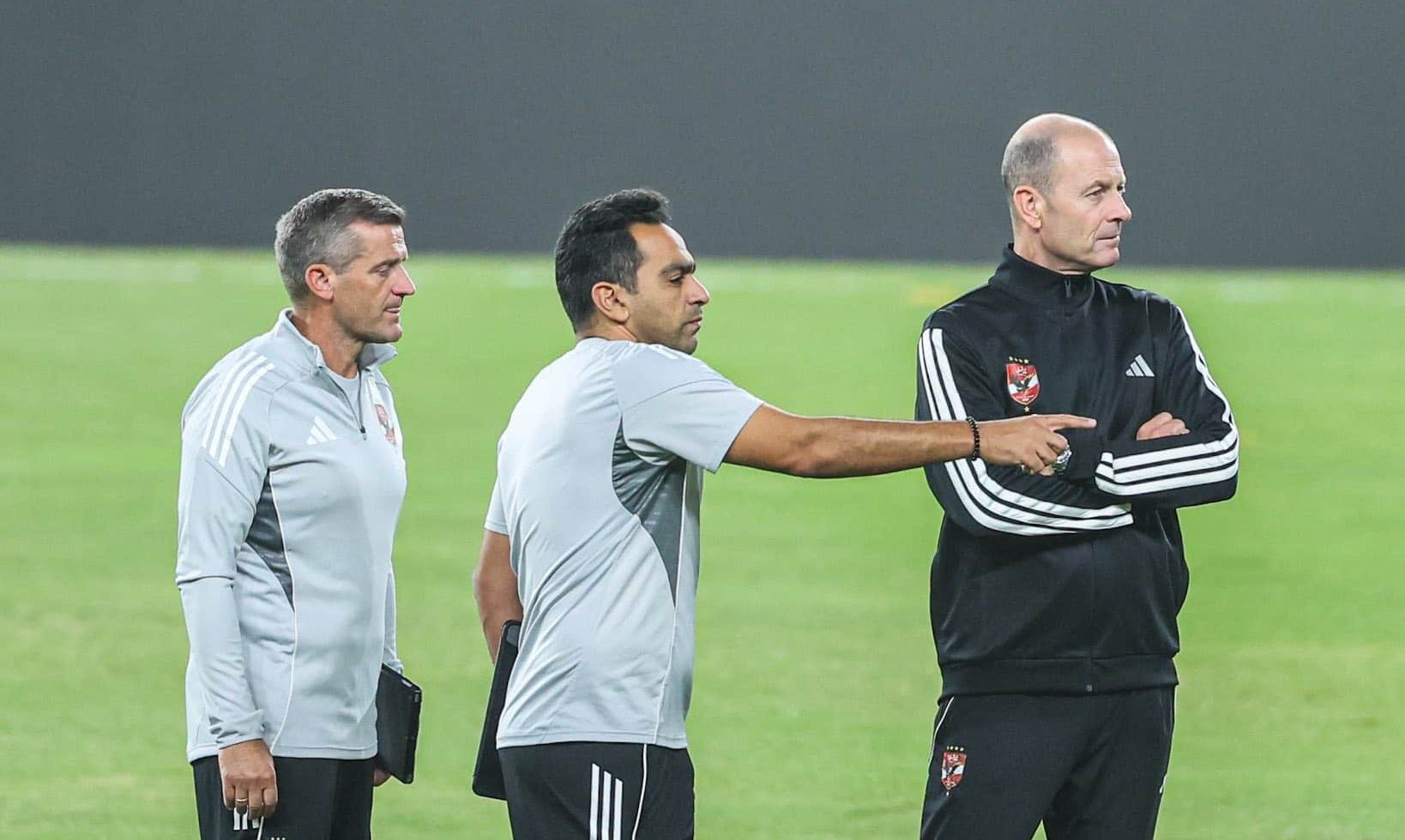 رد فعل قناة الأهلي عقب إلغاء هدف إبراهيم كاظم ضد المحلة.. وإشادة بـ الأسيوطي ومعوض