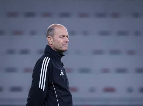 قرار نهائي من توروب يهز دفاع الأهلي.. اسم بارز خارج الحسابات