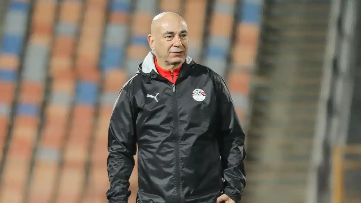 حسام حسن يُجري تغييرات على تشكيل مصر أمام أنجولا