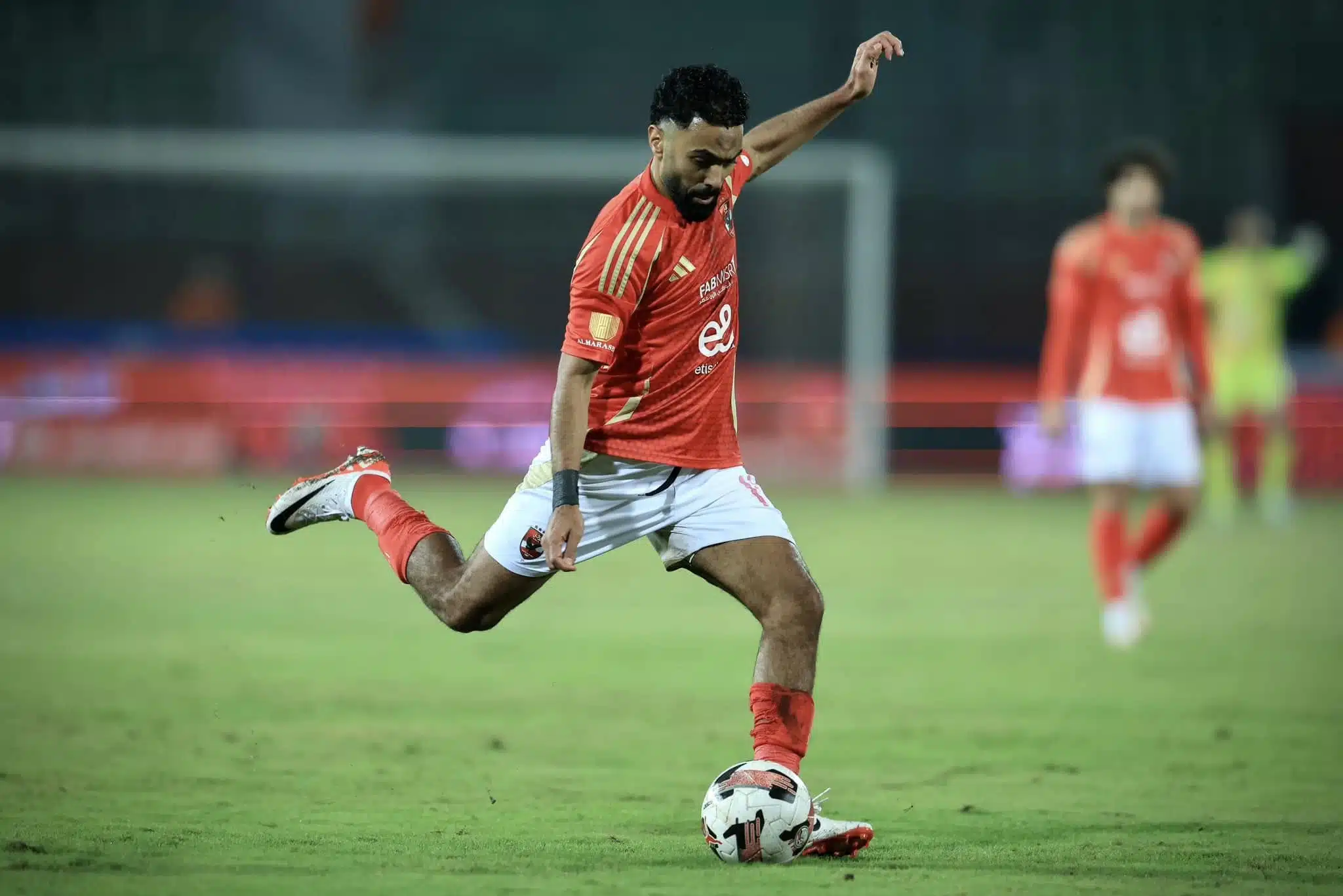 تفاصيل الأزمة المالية بين حسين الشحات والأهلي.. كواليس حصرية