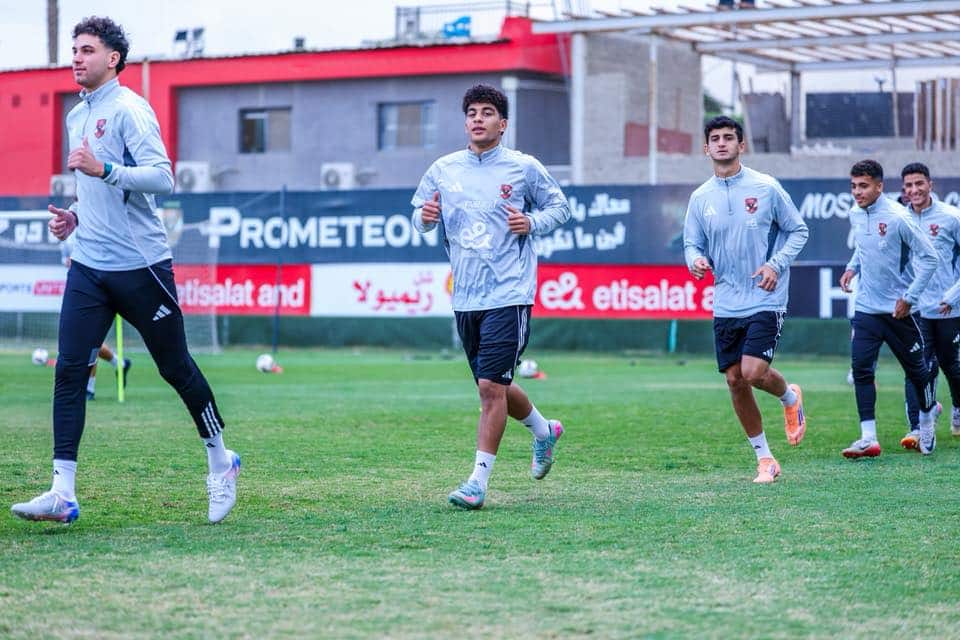“شباب المستقبل”.. مفاجآت نارية في تشكيل الأهلي أمام المحلة
