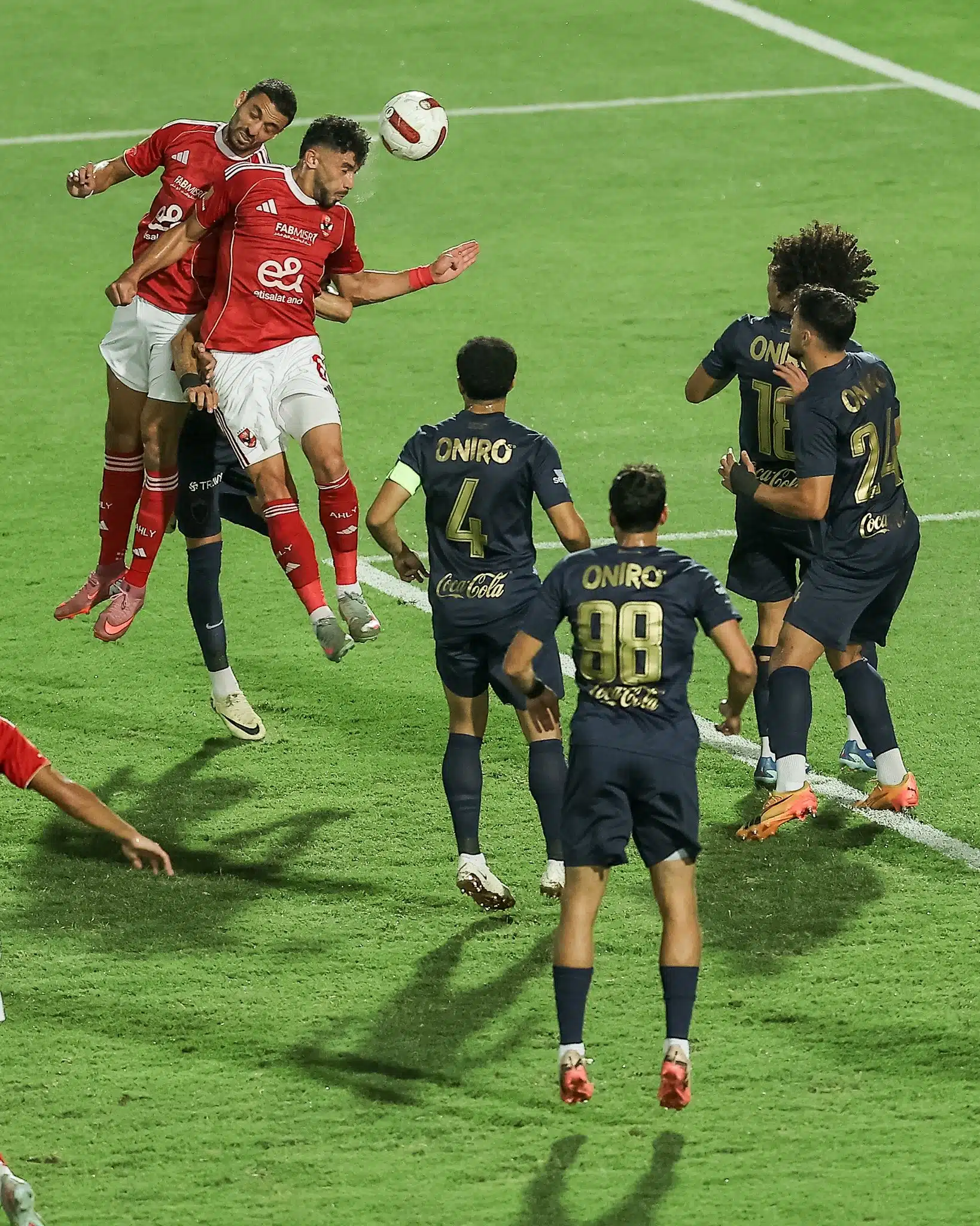 اختلاف كبير داخل الأهلي حول مصير [العائد] قبل حسم ملف يناير