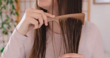 FDA تبحث حظر الفورمالين من منتجات فرد الشعر.. ما مخاطره على صحة المرأة