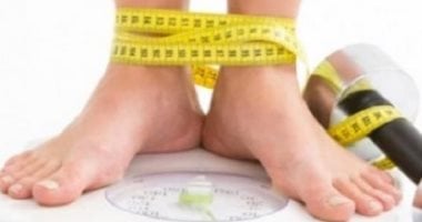 طبيب جامعة هارفارد يحذر من خطأ شائع فى إنقاص الوزن مع بداية العام الجديد