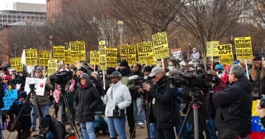 احتجاجات أمام البيت الأبيض تنديدا باعتقال الرئيس الفنزويلى مادورو.. صور