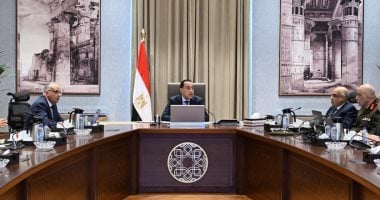 رئيس الوزراء: لن نتهاون مع أى مخالفات أو تعديات على أراضى طرح النهر