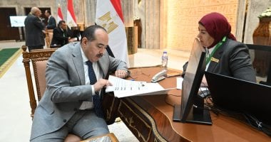 بدء استقبال النواب الجدد وتسليم كارنيهات العضوية بمقر البرلمان بالعاصمة الجديدة