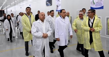 رئيس الوزراء يفتتح مجمع مصانع “إيليت سولار” لتكنولوجيا الطاقة الشمسية