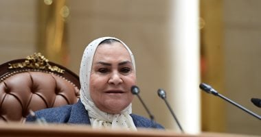 النائبة عبلة الهوارى أكبر الأعضاء سنا تفتتح أولى جلسات مجلس النواب الجديد