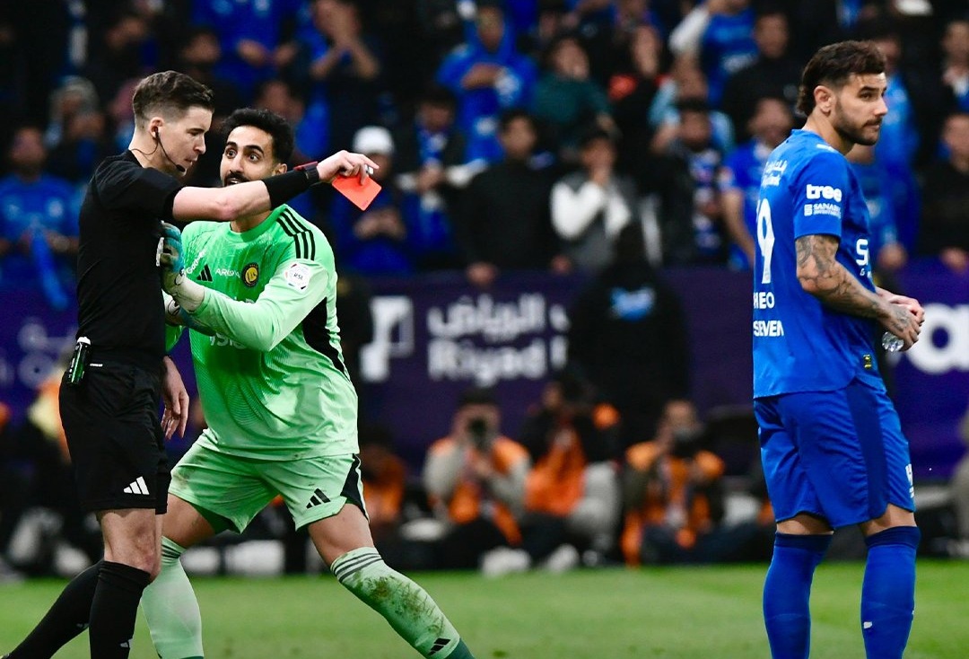 إتحاد الصحافيين: العقيدي يواجه لحظة صادمة بالديربي.. أول بطاقة حمراء في مسيرته – كورة بريك