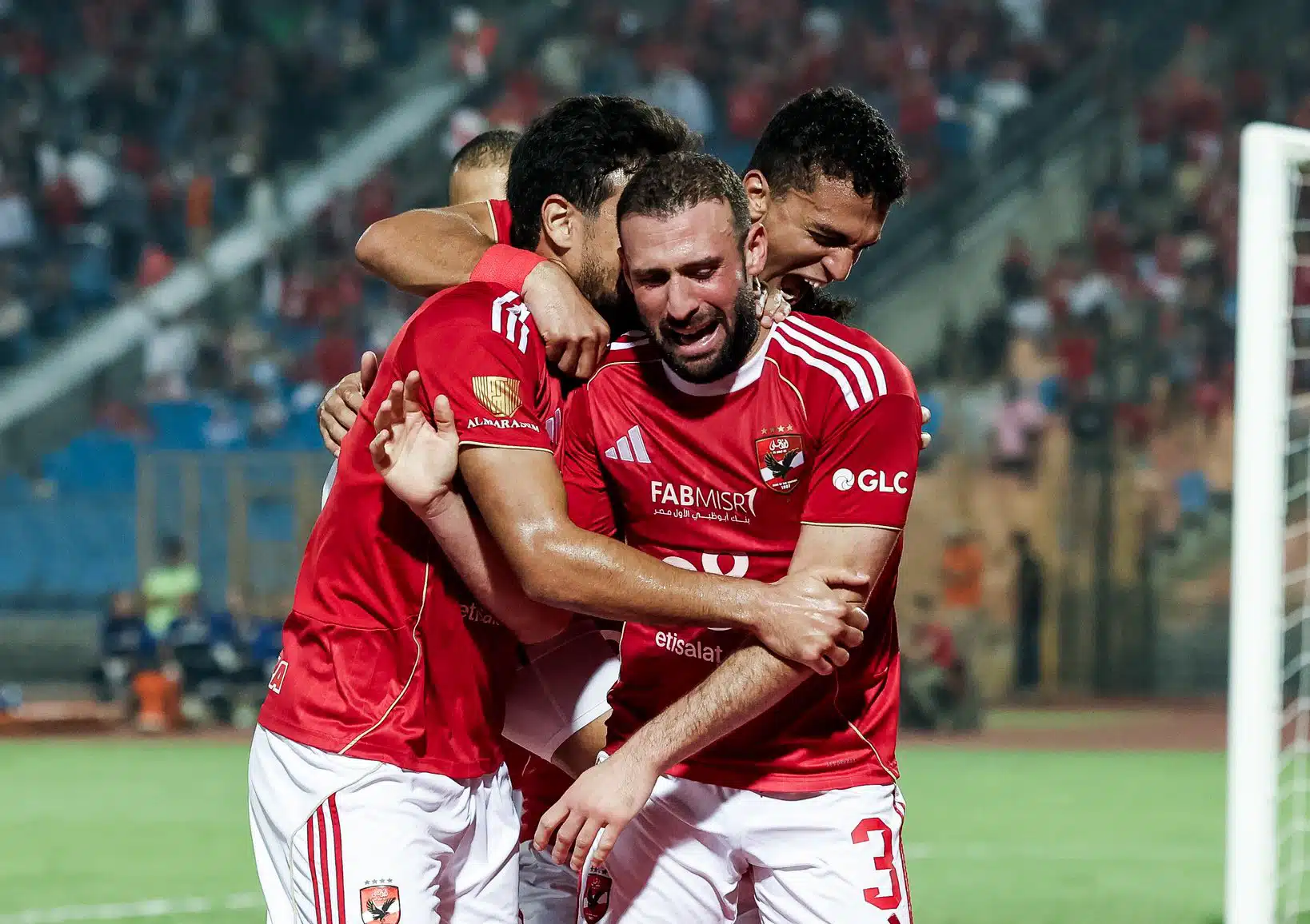 صدمة لـ الأهلي في استعارة مروان عثمان.. وعمر كمال يجمع متعلقاته والتراجع عن هذه الصفقة