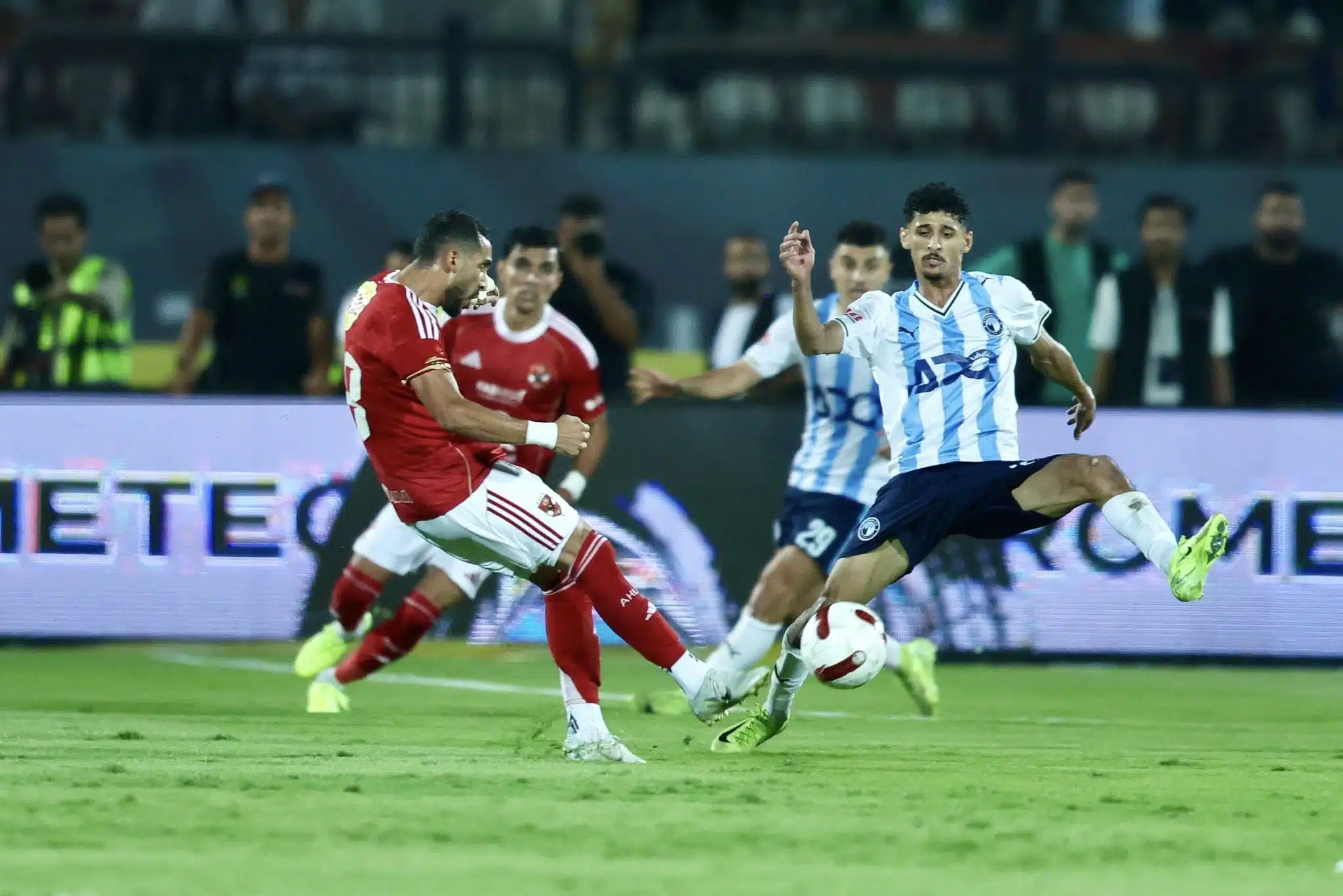 بعد ضم حامد حمدان.. بيراميدز يعكنن على الأهلي في صفقة مدوية