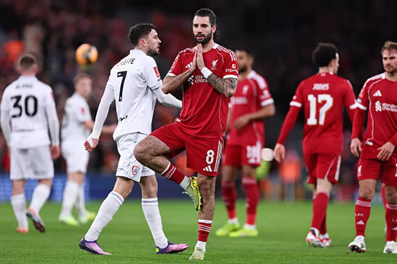 إتحاد الصحافيين: برباعية أمام بارنسلي.. ليفربول يشق طريقه إلى دور الـ32 بكأس إنجلترا – كورة بريك