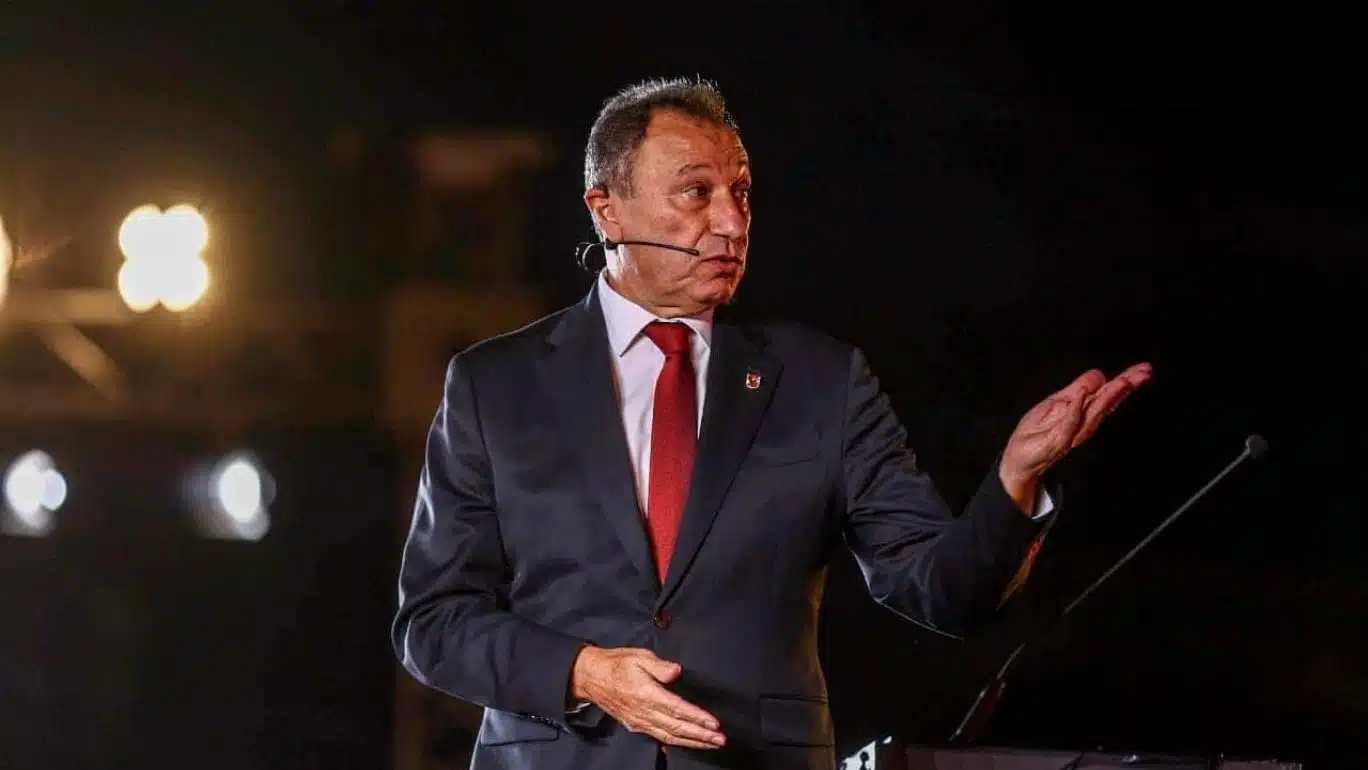 رد فعل إدارة البنك الأهلي بعد طلب الخطيب التعاقد مع الجزار وفيصل