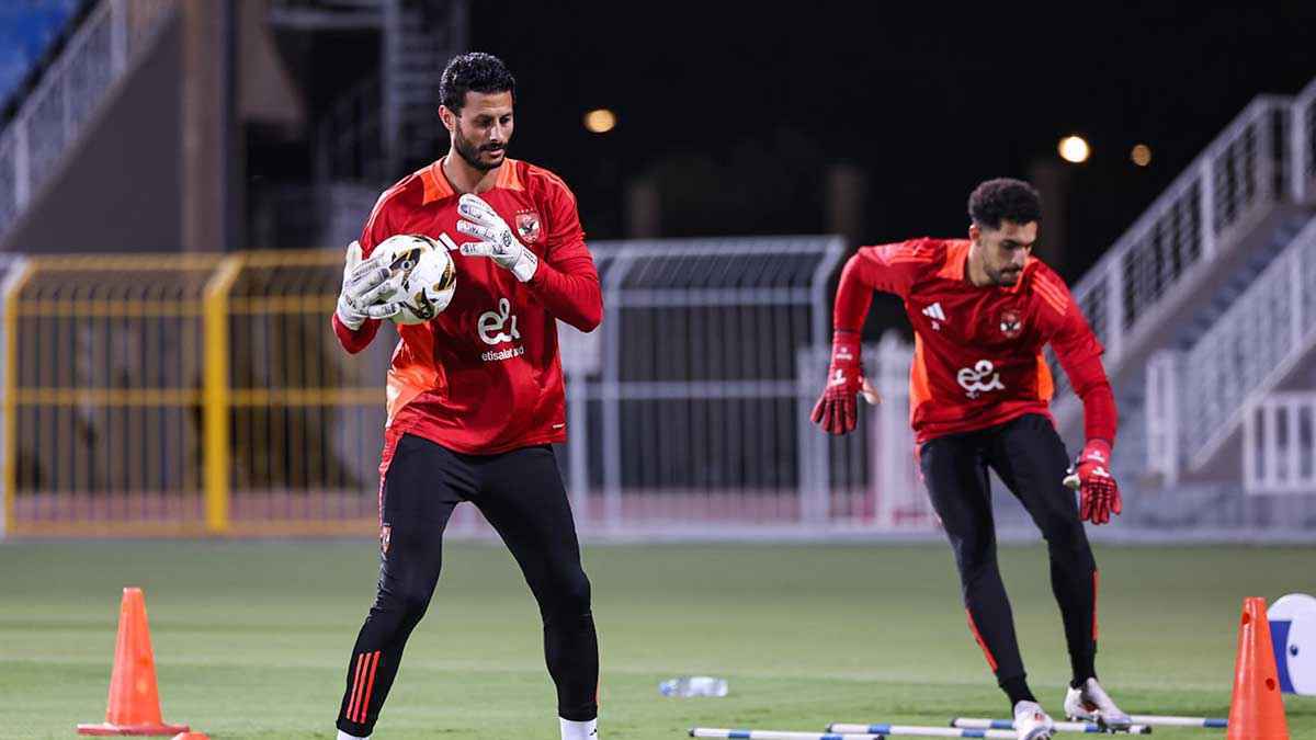 محمد الشناوي يؤدب مصطفى غربال عقب لقاء كوت ديفوار.. صورة صادمة