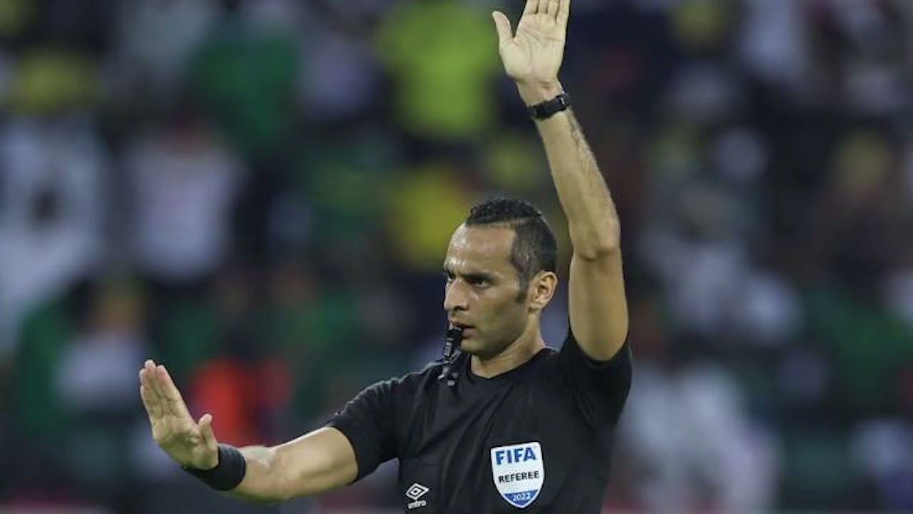 فضيحة مصطفى غربال.. خبير تحكيمي يكشف صدمة بشأن هدفي كوت ديفوار في الشناوي